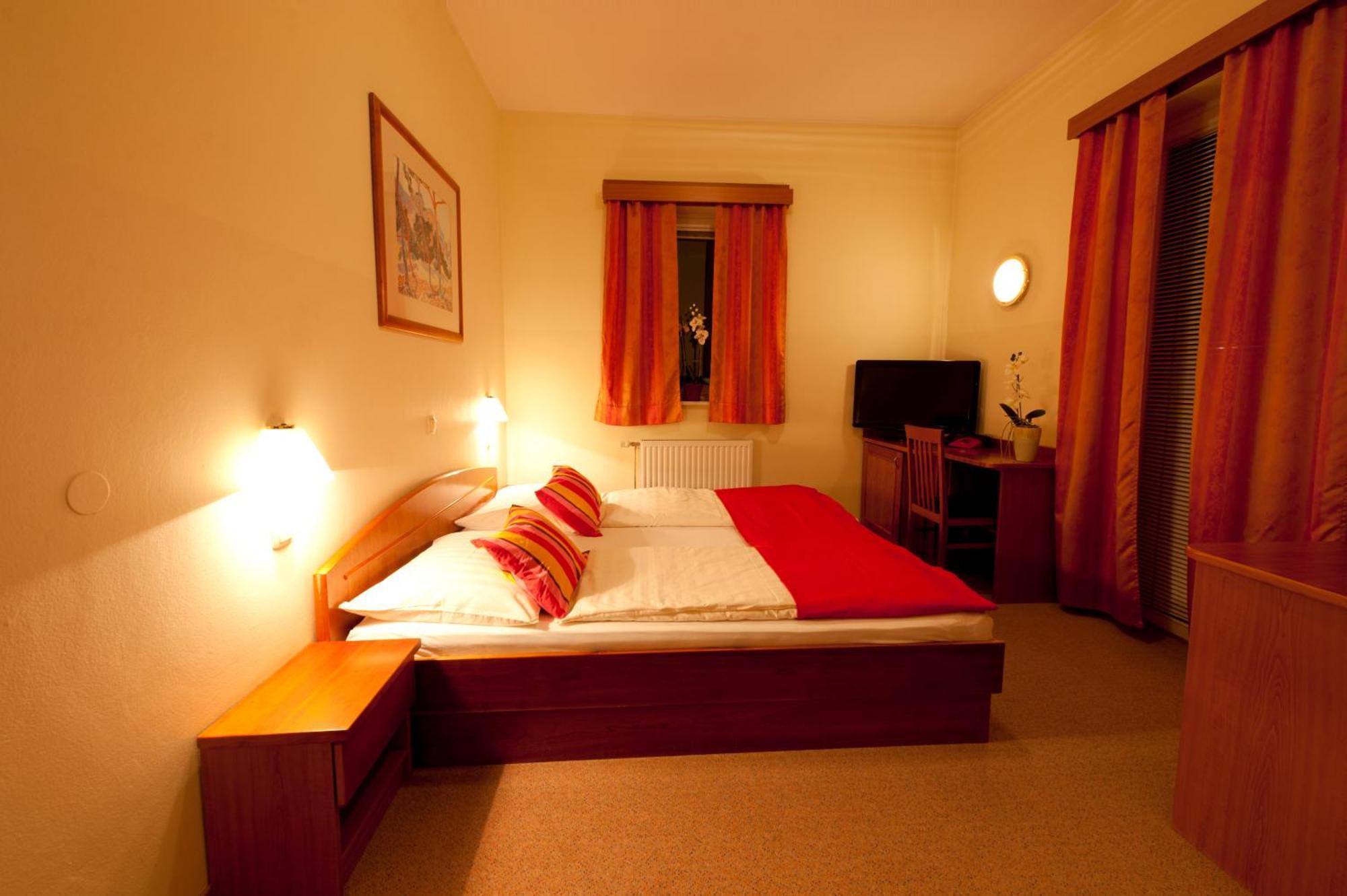 Hotel Bajt Maribor Room photo